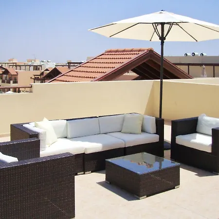 Comfortable In Larnaca With Shared Pool Apartment *