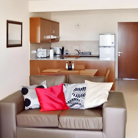 Seaside Terrace Retreat: 2br With Pool Near Larnaca * Tersephanou