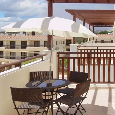 Seaside Terrace Retreat: 2br With Pool Near Larnaca
