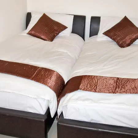 Apartment Comfortable In Larnaca With Shared Pool *